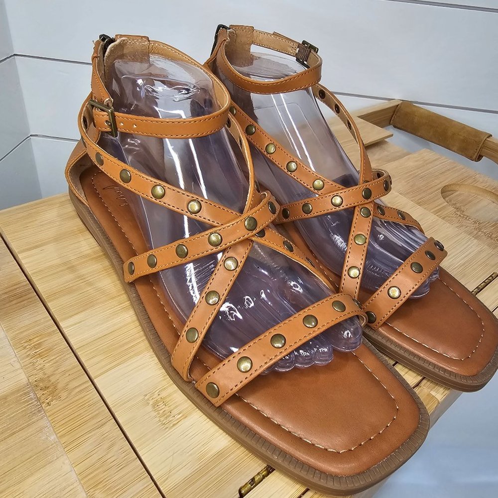 Crown Vintage‎ Sandals Size 9.5